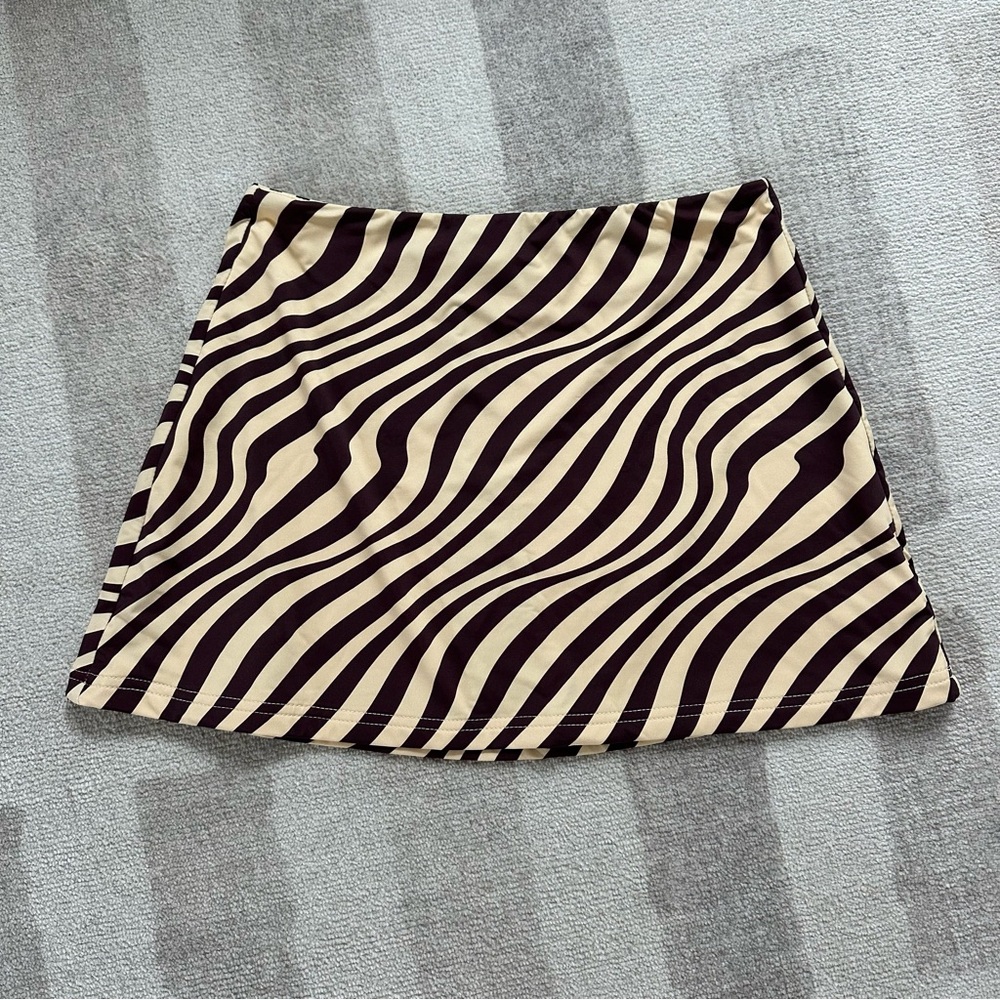 White Fox Women’s Over and Over Again Mini Skirt Caribbean Waves NWT (Size XS)